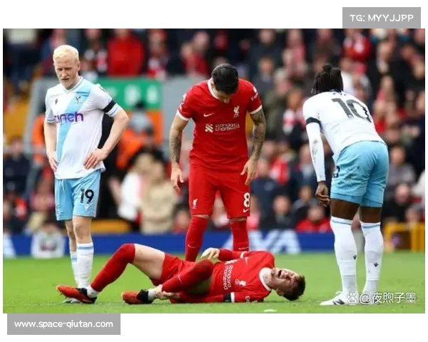 从赛季初7连胜到近10场7败,利物浦卫冕之路遭遇严峻挑战 从赛季初7连胜到近10场7败,利物浦卫冕之路遭遇严峻挑战